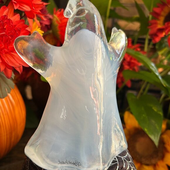 MINT Fenton Art Glass Opaline Halloween Ghost “Gaspar,” Signed (J. Burkhart) - Picture 7 of 12